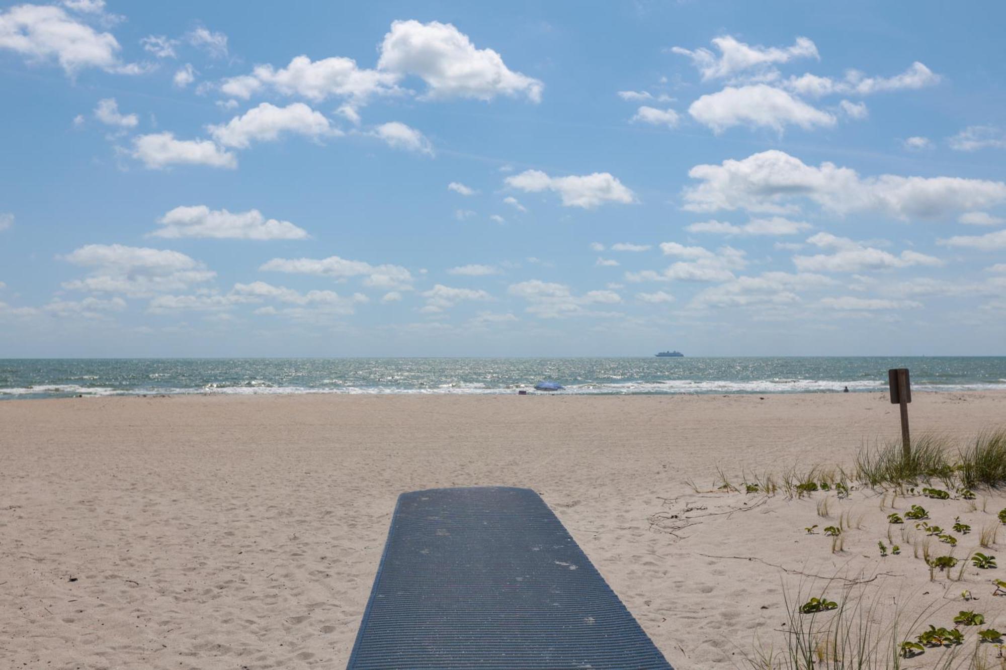 Cape Canaveral Escape With Grill Walk To Beach! المظهر الخارجي الصورة